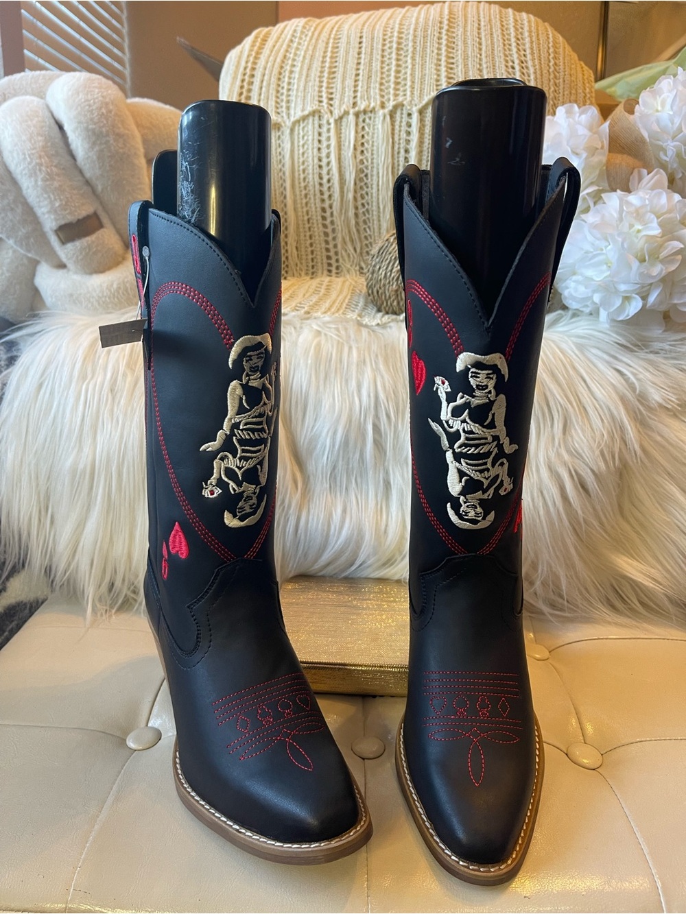 Dingo NWT/NWOB Queen A Hearts Western Leather Boots in Black